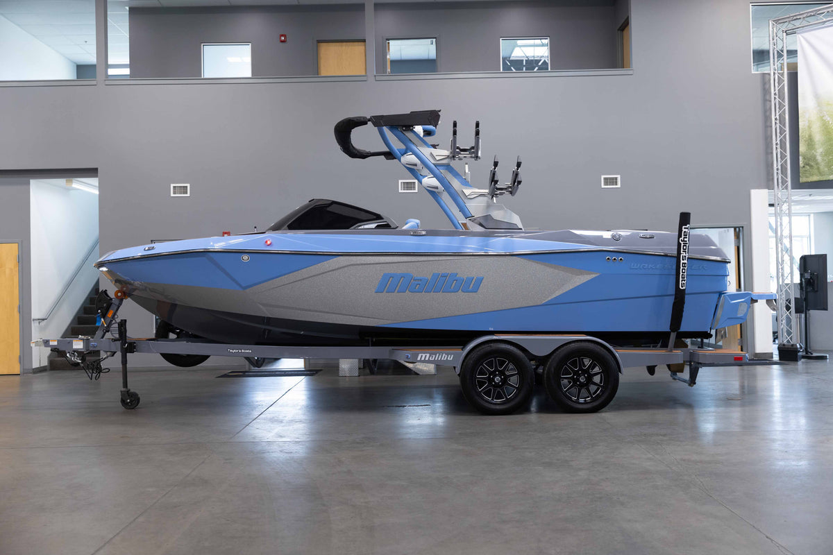 2026 Malibu 23 LSV
