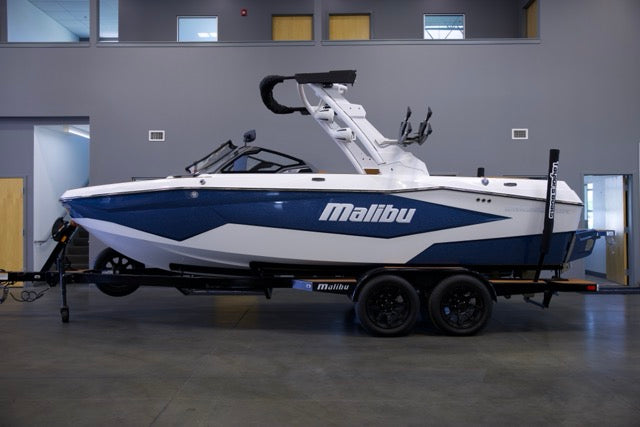 2026 Malibu 22 LSV
