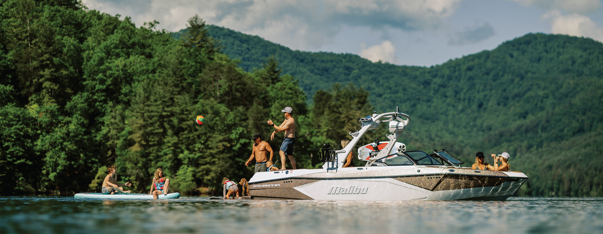 2027 Malibu 23 LSV