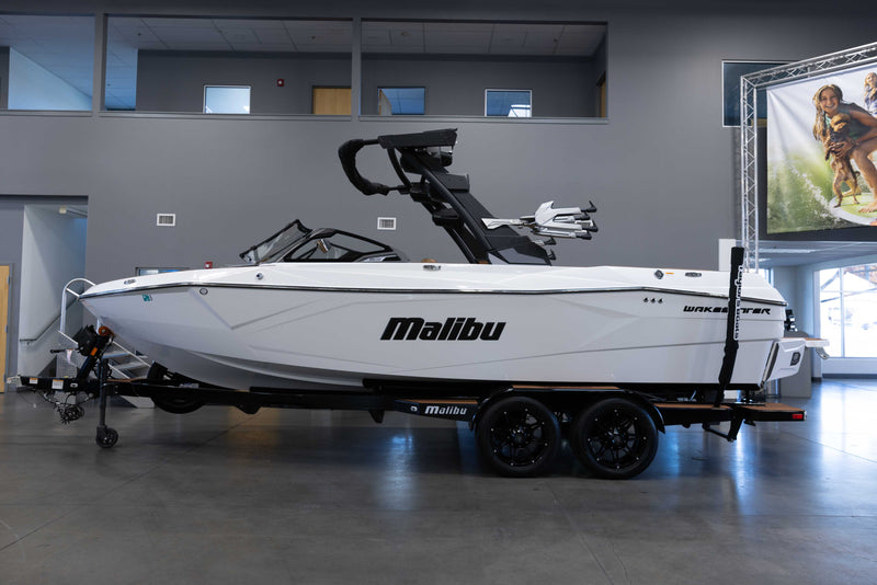 2026 Malibu 23 LSV