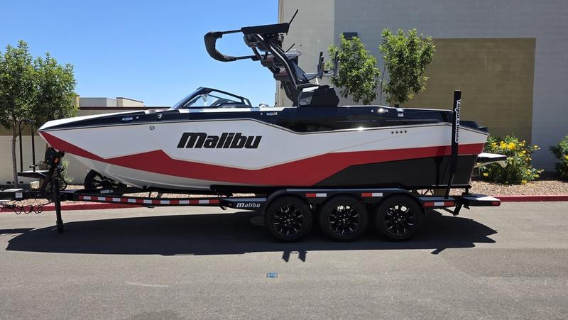 2026 Malibu M242