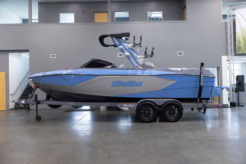 2026 Malibu 23 LSV