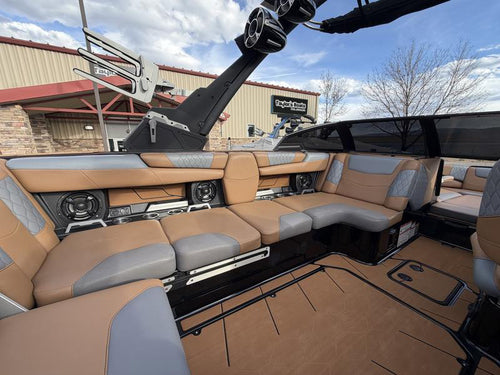 2021 Malibu M220
