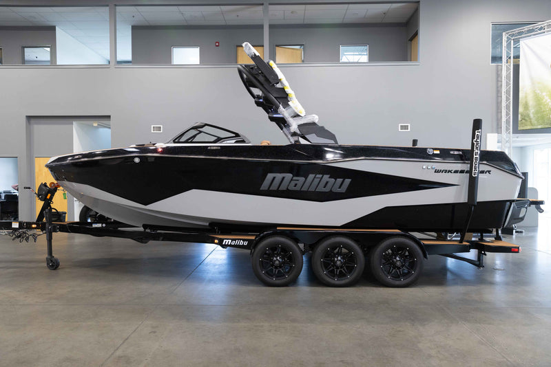 2027 Malibu 25 LSV