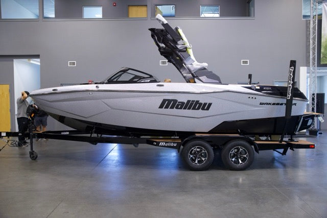 2026 Malibu 22 LSV