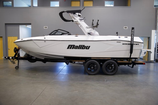 2026 Malibu 23 LSV