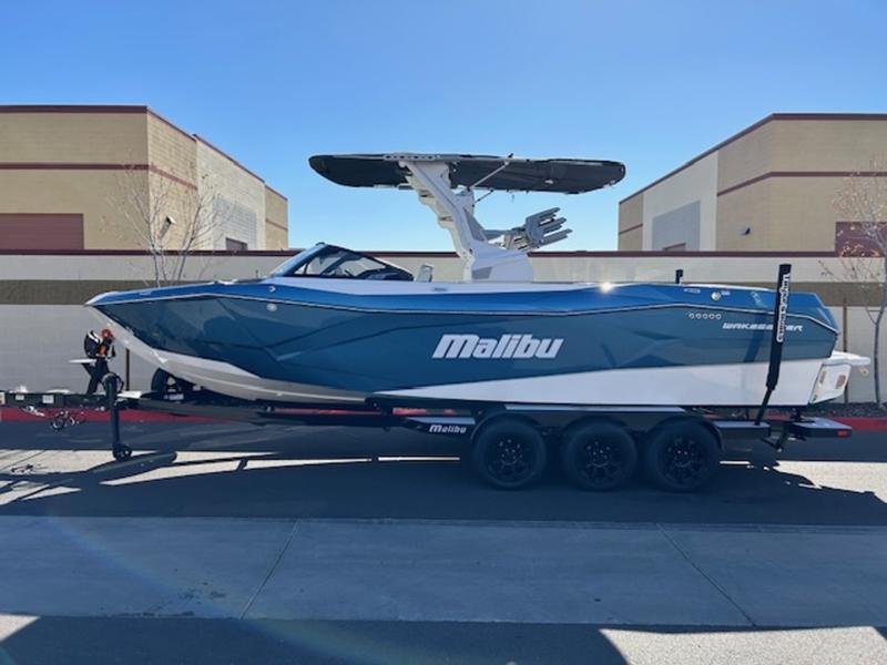 2025 Malibu 26 LSV