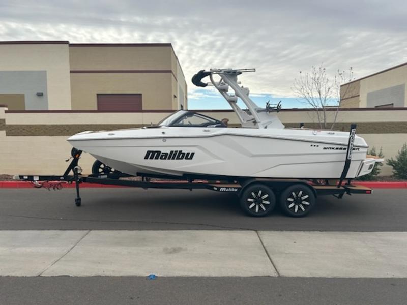 2025 Malibu 22 MXZ