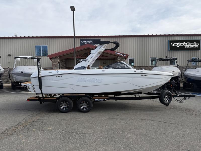 2026 Malibu 22 LSV