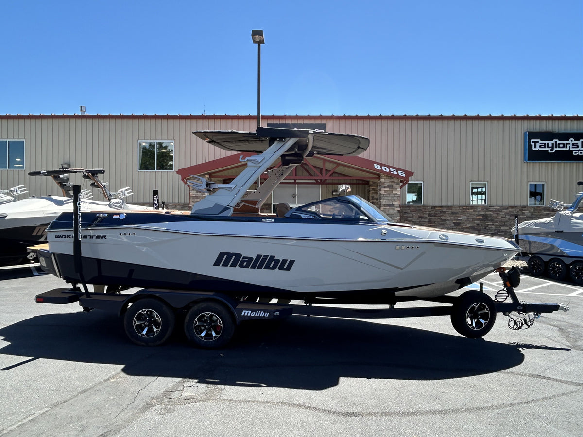 2026 Malibu 23 LSV
